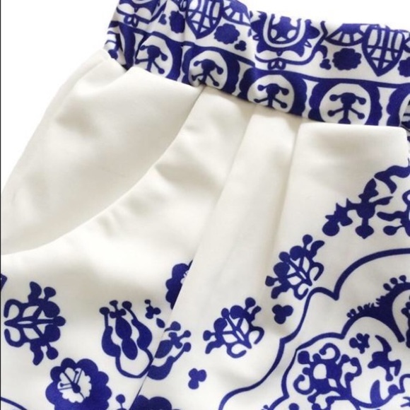 Urban Outfitters 2 Piece Set - Picture 4 of 4